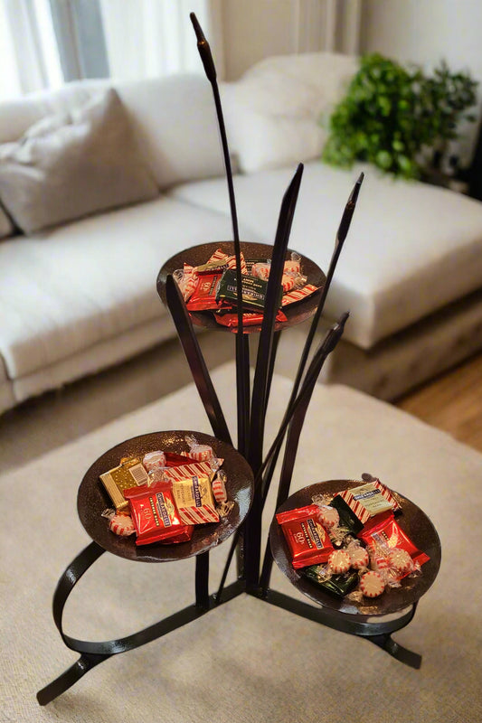 Metal cat tails table top decor (small)