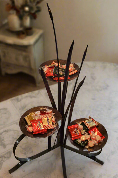 Metal cat tails table top decor (small)